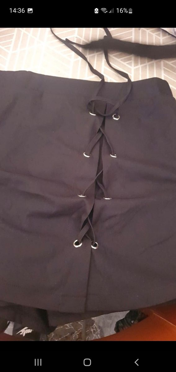 Falda pantalón negra con cordones