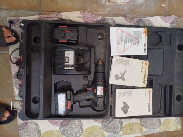 Taladro tornillador Wurth Master 28V con maletín