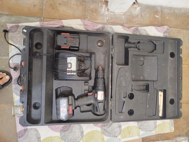 Taladro tornillador Wurth Master 28V con maletín