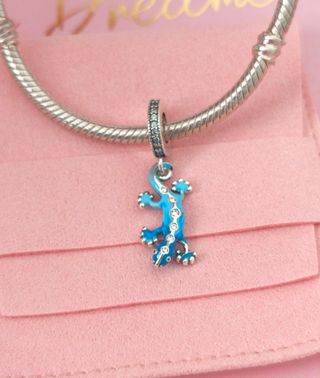 Charm Lagarto Azul y Plateado