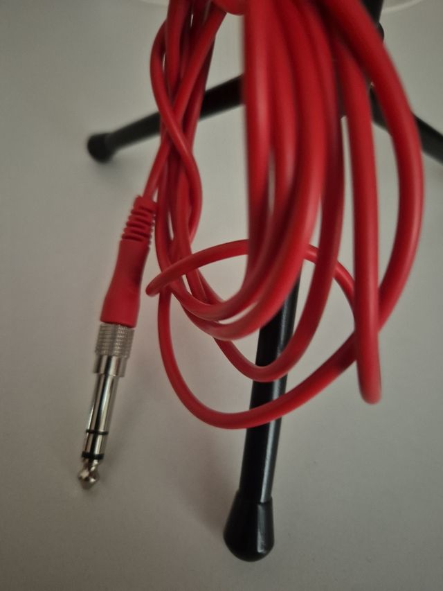 Microfono con base  mai usato