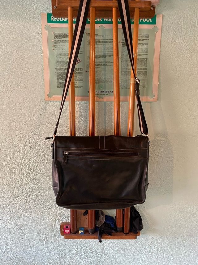 Cartera bandolera polipiel marrón 