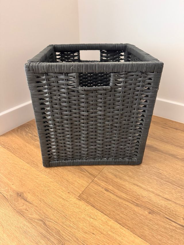 Cesta de mimbre negra 32x34x32