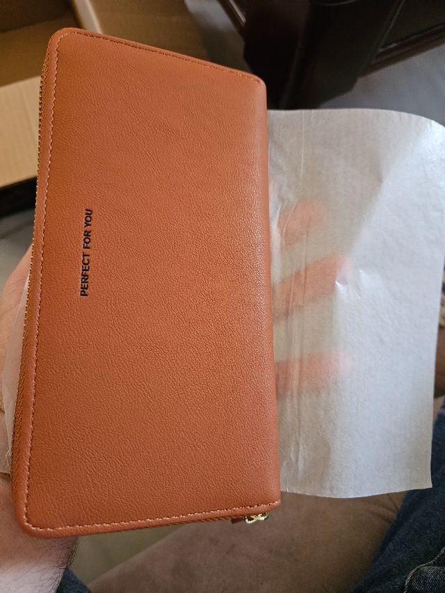 Portafoglio da donna. Vari colori. Nuovo. Ideale per i regali di Natale