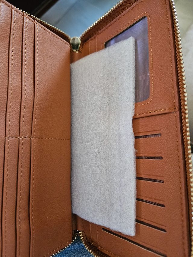 Portafoglio da donna. Vari colori. Nuovo. Ideale per i regali di Natale