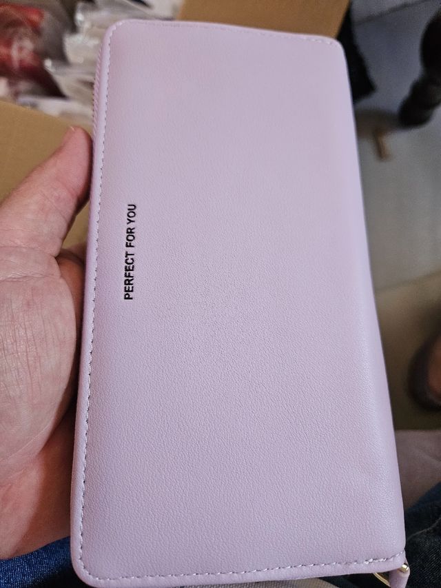 Portafoglio da donna. Vari colori. Nuovo. Ideale per i regali di Natale