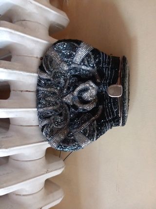 Bolso de fiesta negro y plateado