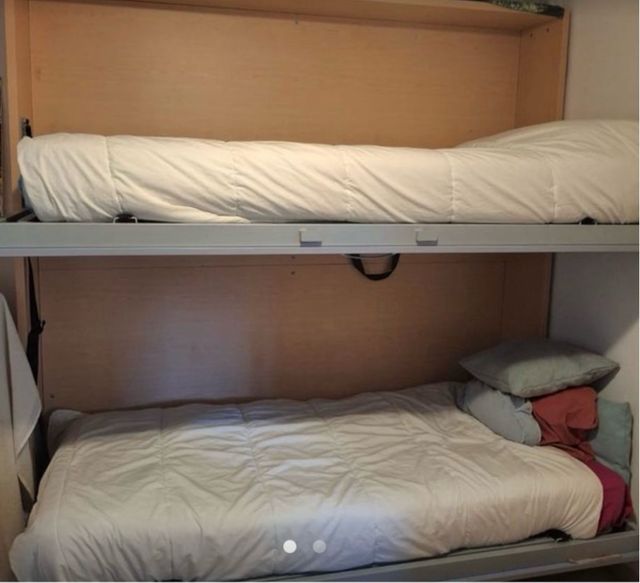 Litera abatible madera beige y azul