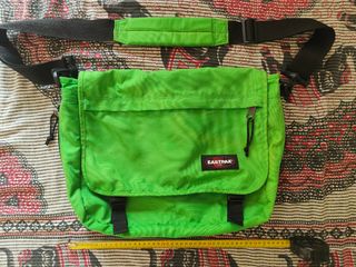 Borsa a tracolla Eastpak verde