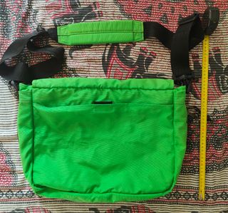 Borsa a tracolla Eastpak verde