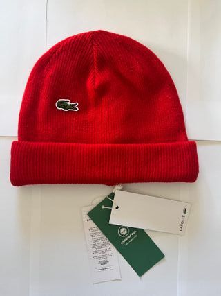Gorro Lacoste rojo – Nuevo con etiqueta