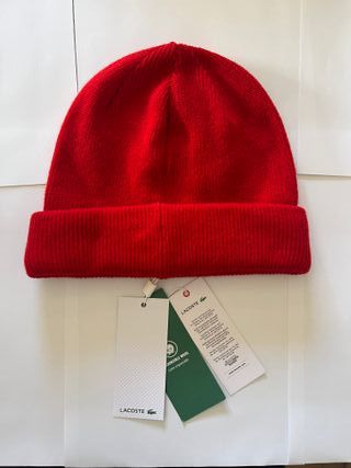 Gorro Lacoste rojo – Nuevo con etiqueta