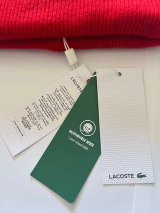 Gorro Lacoste rojo – Nuevo con etiqueta