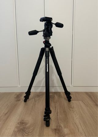 Trípode Manfrotto 055 con rótula 808RC4
