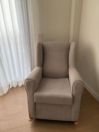 Butaca balancín beige y gris
