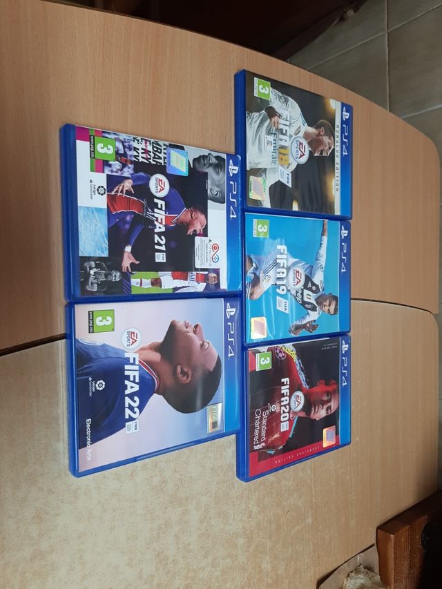Lote FIFA PS4 (21, 20, 19, 22, Ronaldo)