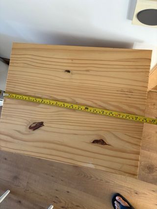 Mesita de noche de madera natural