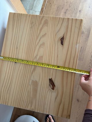 Mesita de noche de madera natural