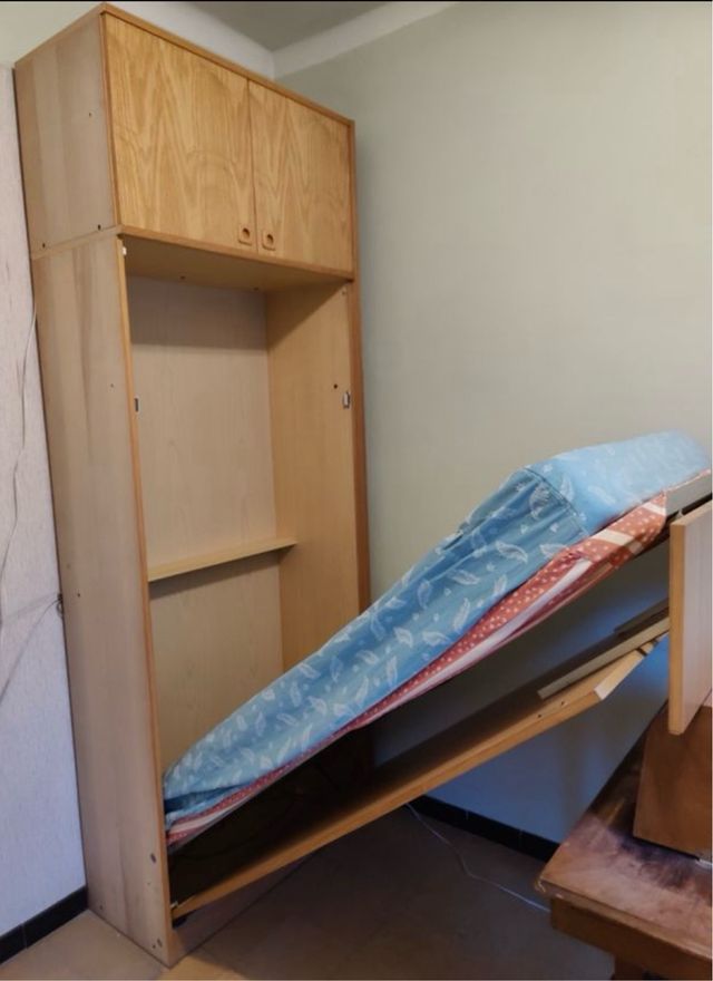Cama Abatible Vertical Madera con pequeño armario