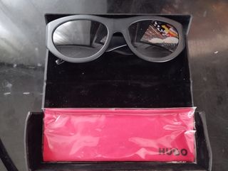 Occhiali da sole Hugo Boss neri