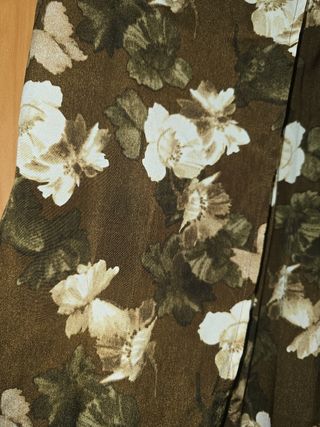 Falda midi floral marrón