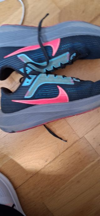 Deportivas Nike Negras y Rosas