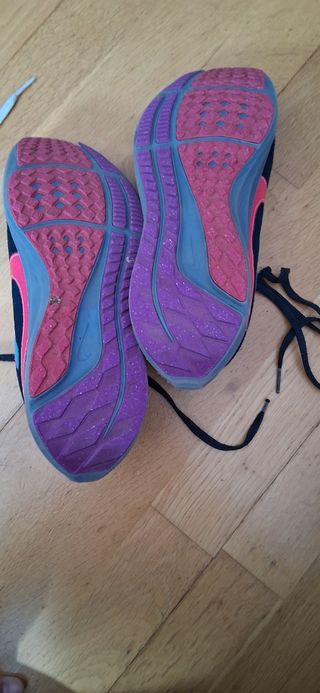 Deportivas Nike Negras y Rosas