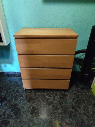 Cómoda Malm 4 cajones madera