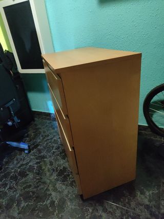 Cómoda Malm 4 cajones madera