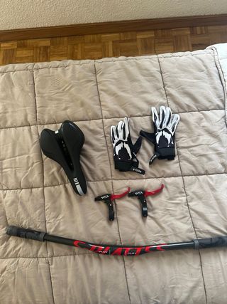 Bicicleta: Sillín, Guantes, Frenos y Manillar