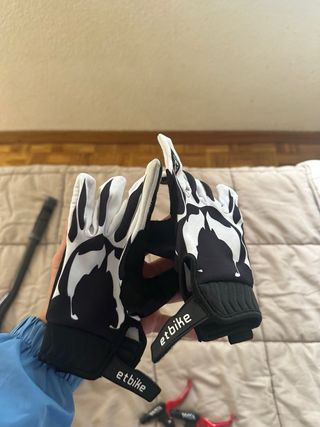 Bicicleta: Sillín, Guantes, Frenos y Manillar