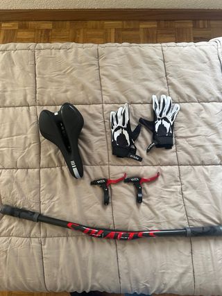 Bicicleta: Sillín, Guantes, Frenos y Manillar