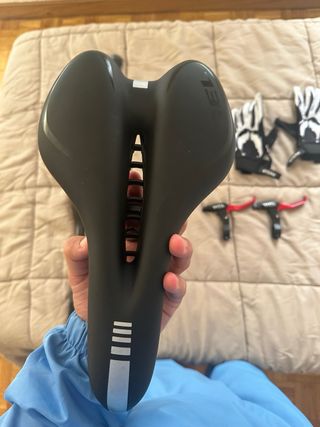 Bicicleta: Sillín, Guantes, Frenos y Manillar