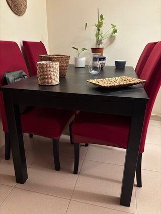 Mesa de salón extensible de madera negra