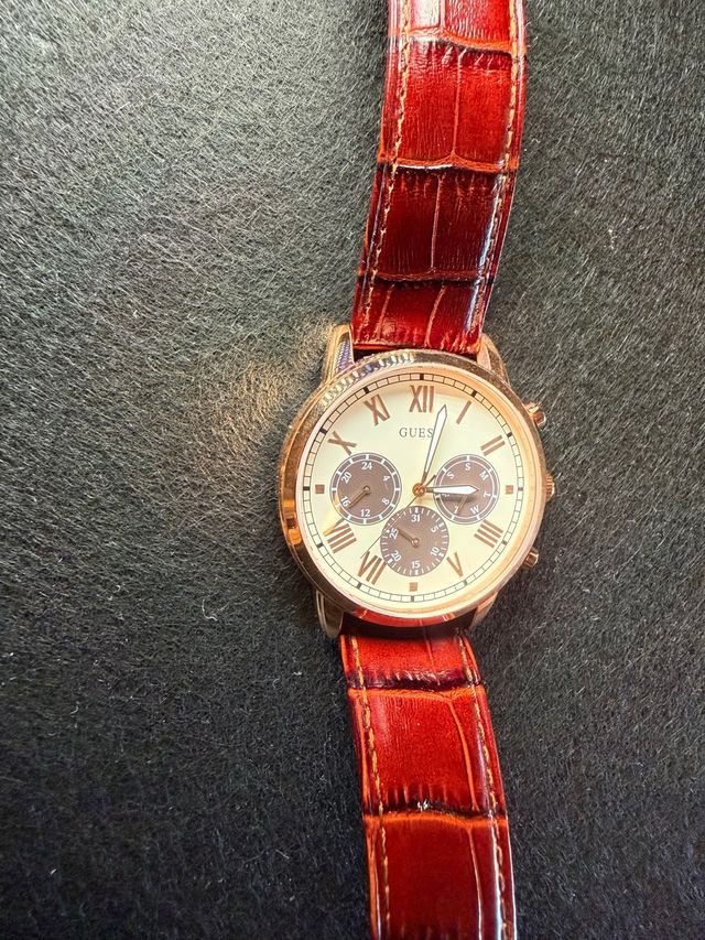 Reloj Guess Correa Piel Marrón y Dorado