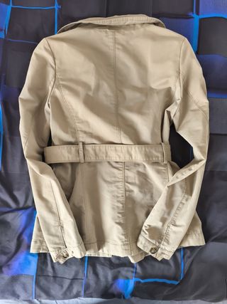Chaqueta Beige con Cinturón
