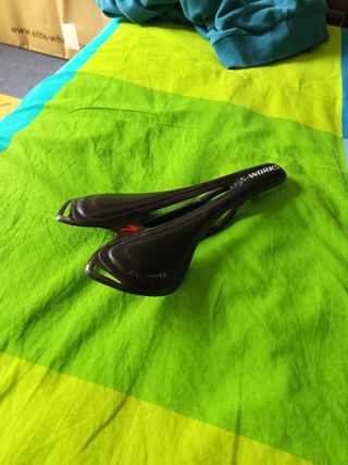 Sillín Specialized Carbono
