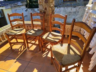 4 Sillas de Madera y Mimbre