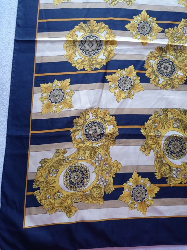 Foulard donna Made in Italy blu e oro