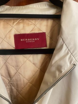 Gabardina Burberry raso ligera beige