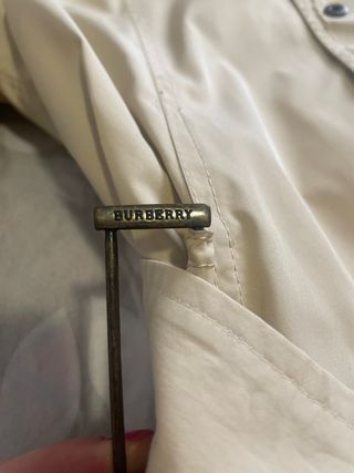Gabardina Burberry raso ligera beige