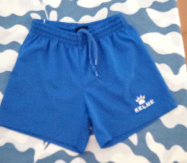 Regalo X compra Pantalón corto niño Kelme azul T6