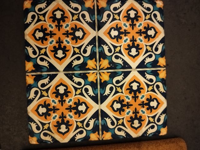 Porta pentole in ceramica con base in sughero