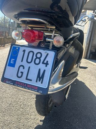 Moto Scooter 125cc Negra