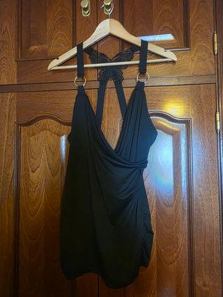 Top negro con mariposa