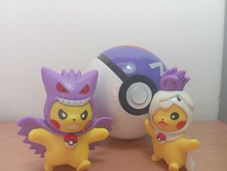 Figuras Pikachu y Master Ball