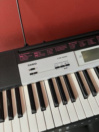 Piano Casio CTK-1500 + Banqueta