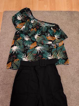 Lote Ropa: Tops  Hombros Descubiertos y Pantalón
