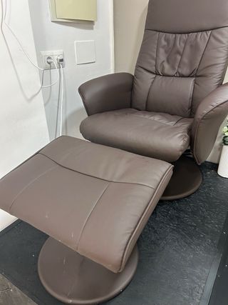 Sillón de pedicura con reposapiés