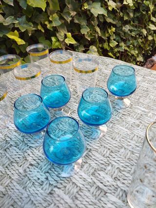 Juego de vasos festivos.